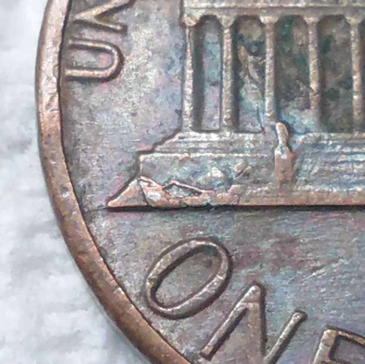 1983-P-Lincoln-Struck-Through-On-Memorial-Of-Reverse?